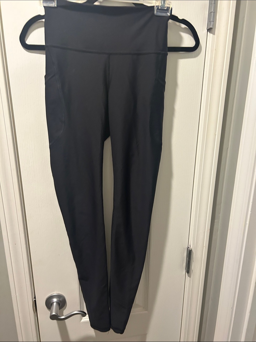 Old Navy Black High-Rise Active Leggings with Side Pockets